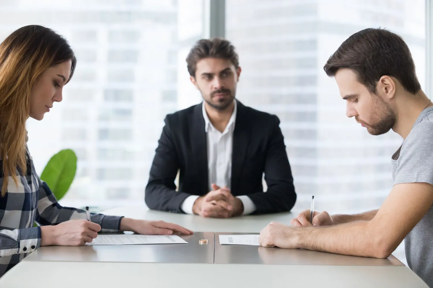 How EH Mediation Guides Couples Toward Fair and Balanced Outcomes Luton